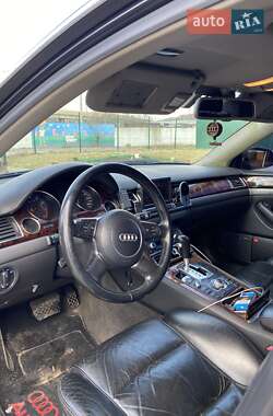 Седан Audi A8 2004 в 