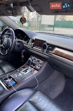 Седан Audi A8 2004 в 