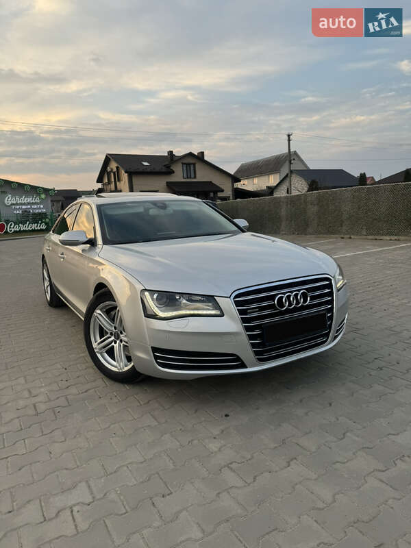 Седан Audi A8 2012 в 