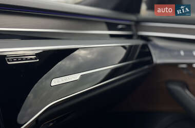 Седан Audi A8 2018 в 