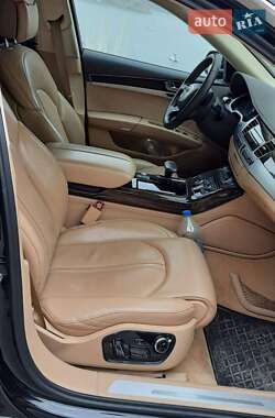 Седан Audi A8 2010 в 