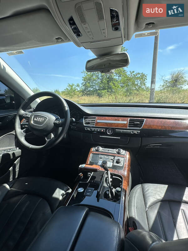 Седан Audi A8 2011 в Запоріжжі