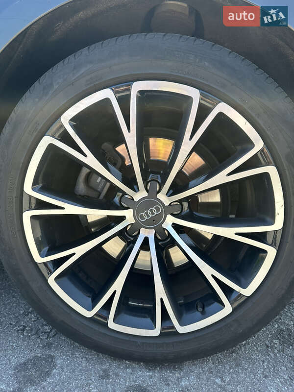 Седан Audi A8 2011 в Запоріжжі