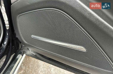 Седан Audi A8 2012 в 