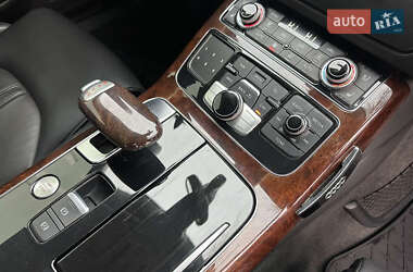 Седан Audi A8 2012 в 