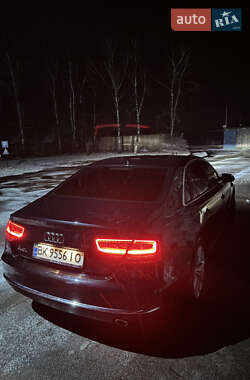 Седан Audi A8 2012 в 