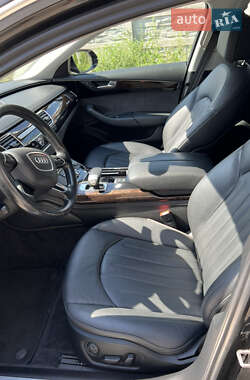 Седан Audi A8 2012 в Львове