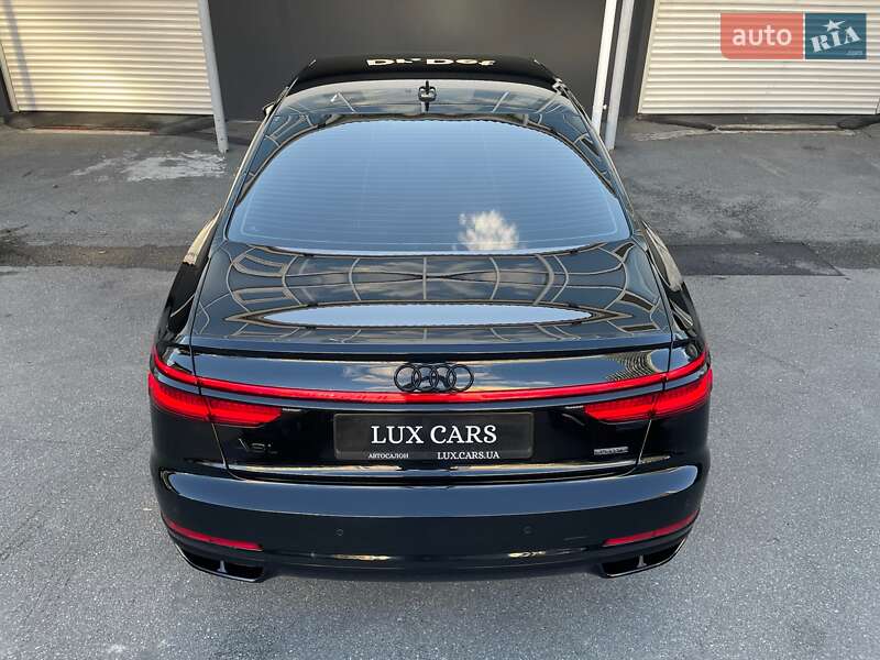 Седан Audi A8 2021 в Киеве