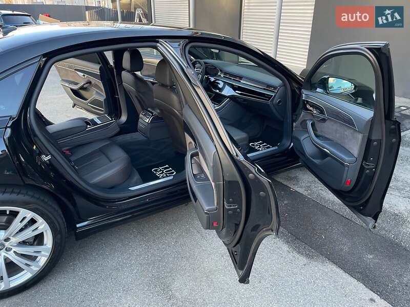 Седан Audi A8 2021 в Киеве