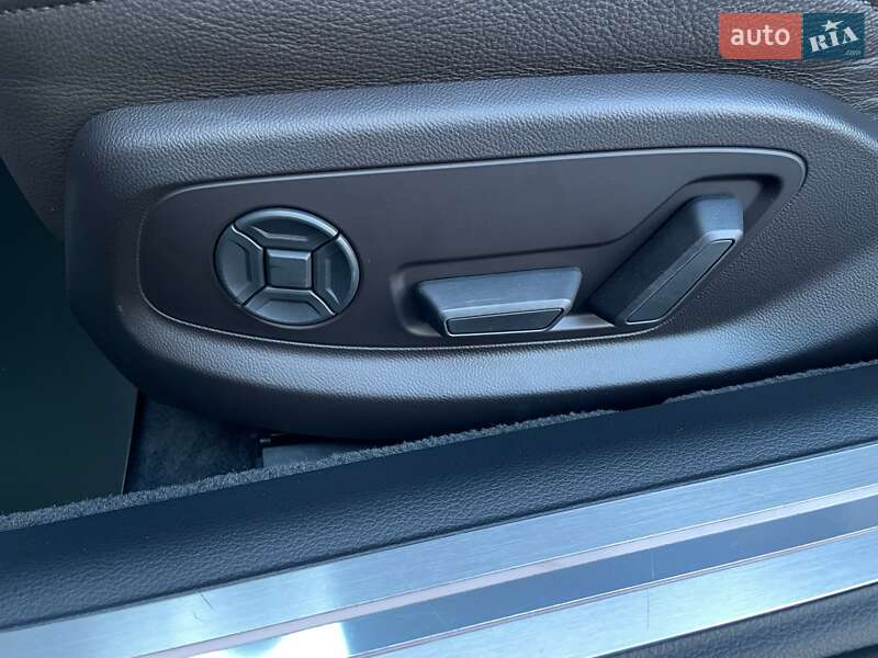 Седан Audi A8 2021 в Киеве