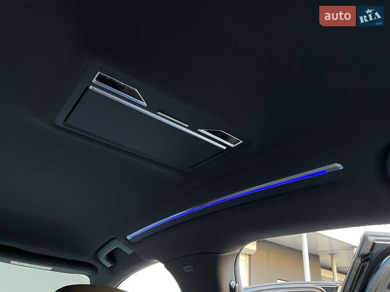 Седан Audi A8 2021 в Киеве
