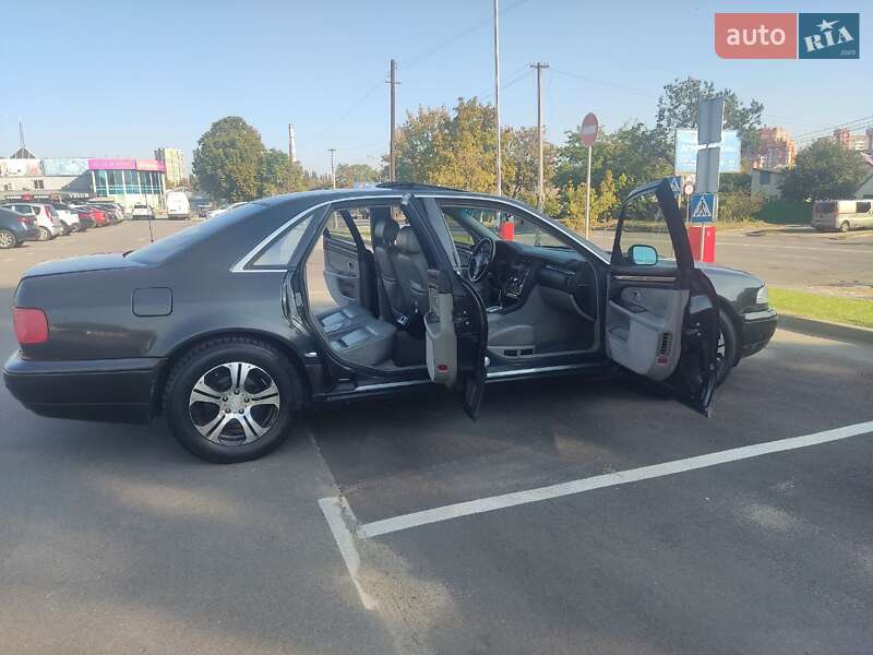 Седан Audi A8 1998 в Киеве