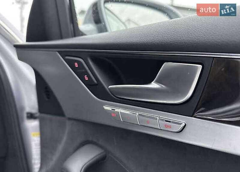 Седан Audi A8 2014 в Одессе