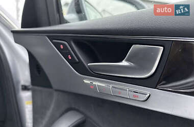 Седан Audi A8 2014 в 