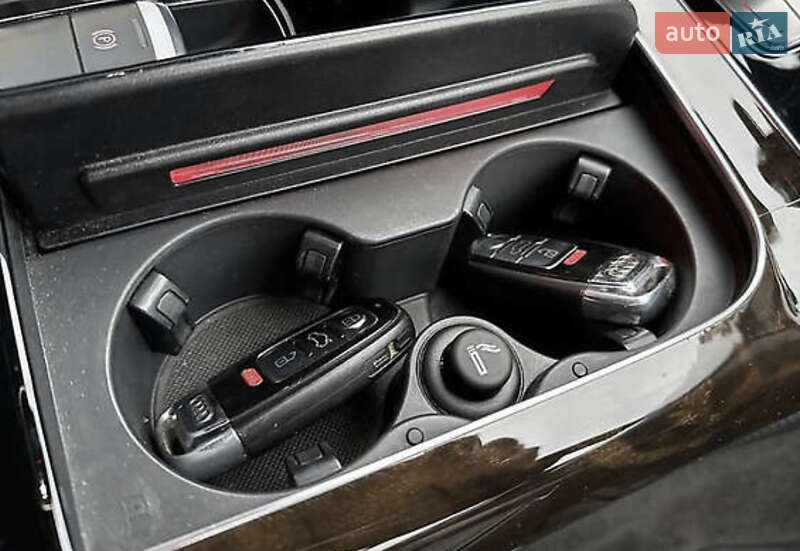 Седан Audi A8 2014 в Одессе