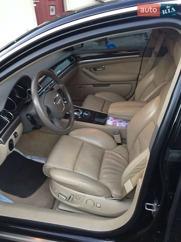 Седан Audi A8 2006 в Копычинце