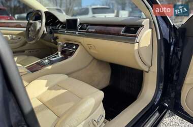 Седан Audi A8 2004 в 