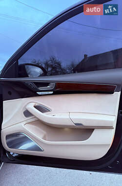 Седан Audi A8 2011 в 