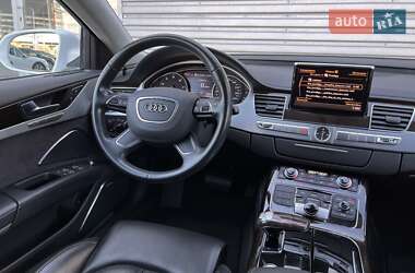 Седан Audi A8 2011 в 