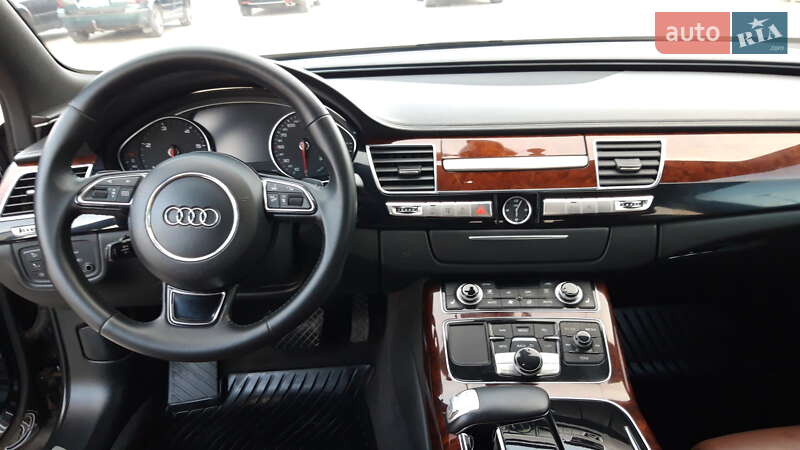 Седан Audi A8 2011 в Киеве