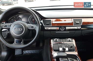 Седан Audi A8 2011 в 
