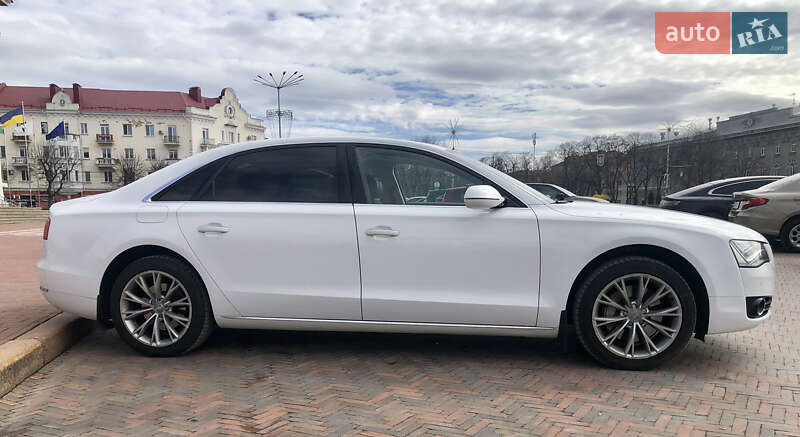 Седан Audi A8 2012 в Києві