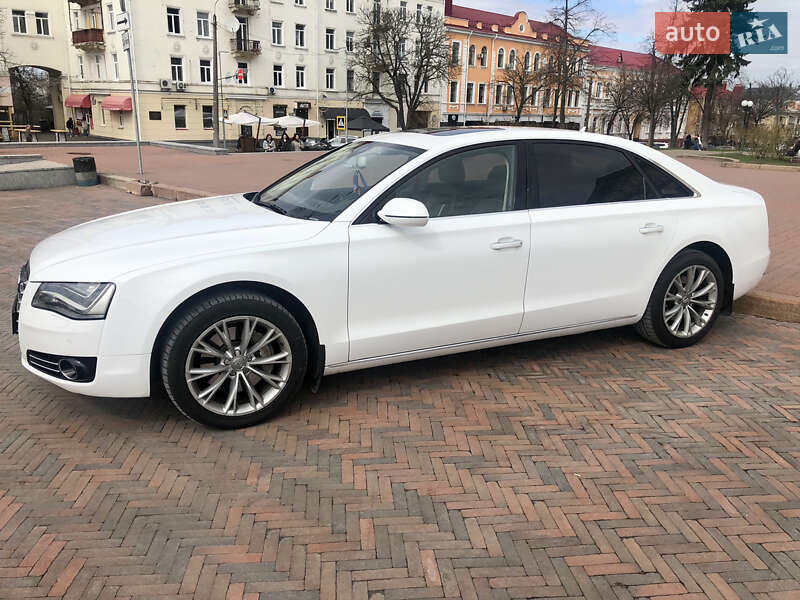 Седан Audi A8 2012 в Києві