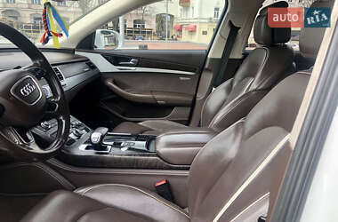 Седан Audi A8 2012 в 