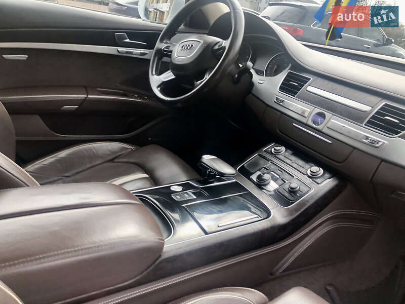 Седан Audi A8 2012 в Києві