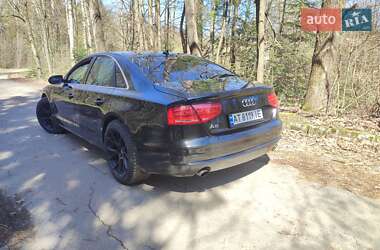 Седан Audi A8 2012 в 