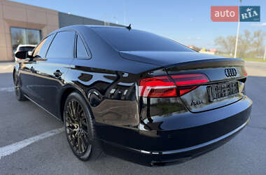 Седан Audi A8 2015 в 