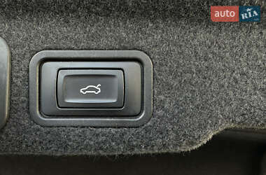 Седан Audi A8 2014 в 