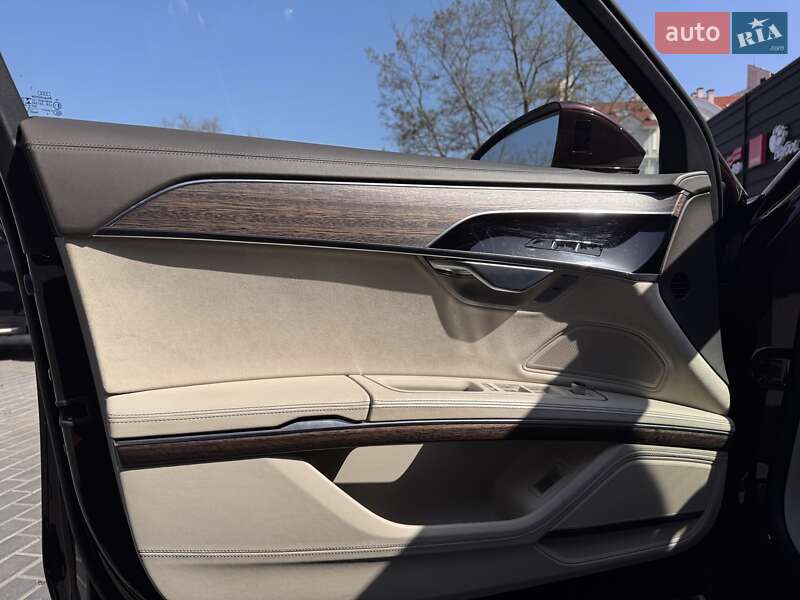 Седан Audi A8 2019 в Одессе