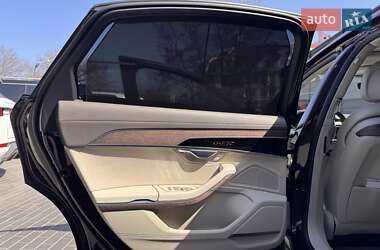 Седан Audi A8 2019 в 