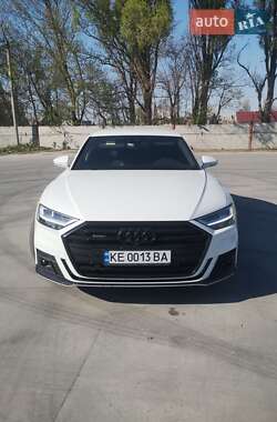 Седан Audi A8 2021 в 