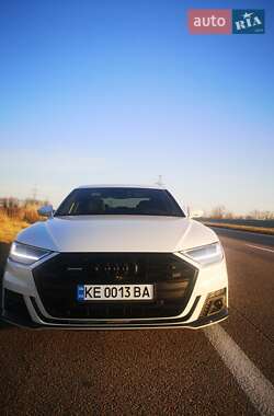 Седан Audi A8 2021 в 
