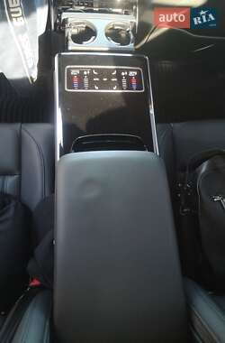 Седан Audi A8 2021 в 