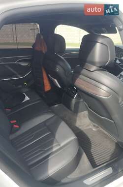 Седан Audi A8 2021 в 