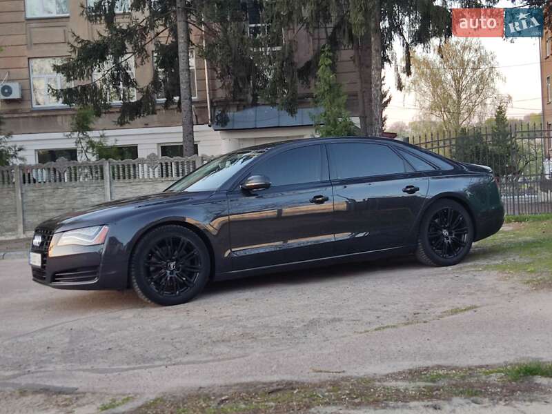Седан Audi A8 2013 в Житомире