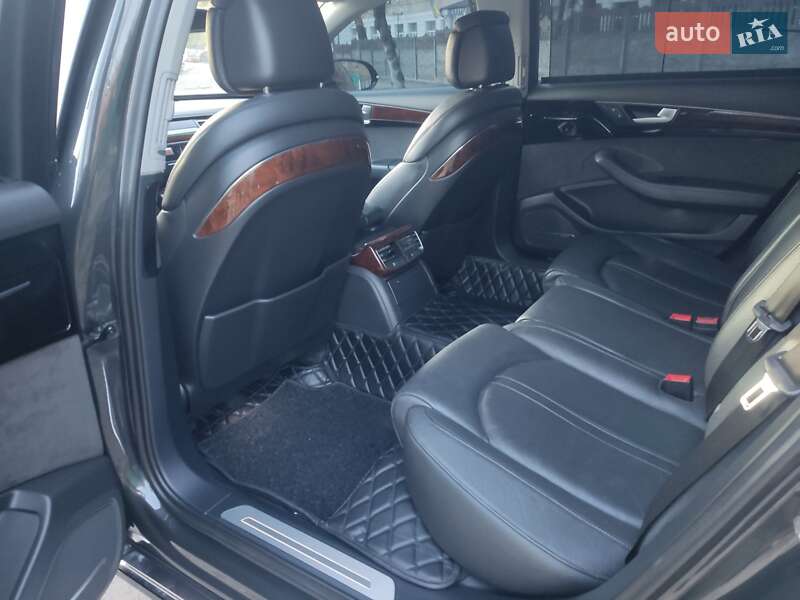 Седан Audi A8 2013 в Житомире