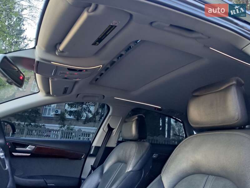 Седан Audi A8 2013 в Житомире