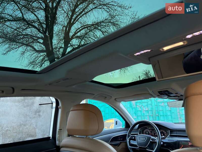 Седан Audi A8 2018 в Миколаєві