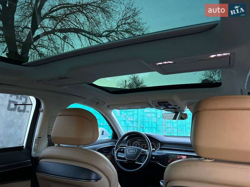 Седан Audi A8 2018 в Миколаєві