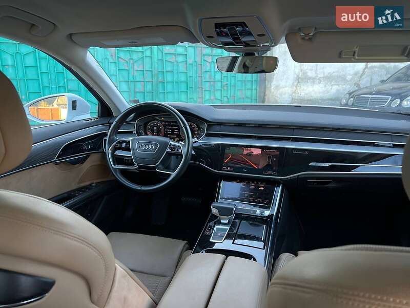 Седан Audi A8 2018 в Миколаєві