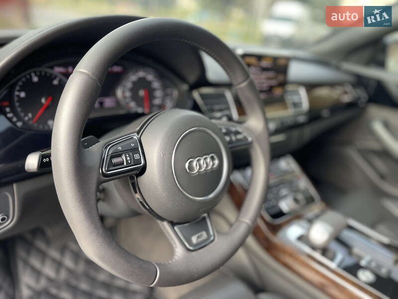 Седан Audi A8 2010 в Могилів-Подільському