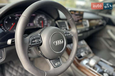 Седан Audi A8 2010 в 