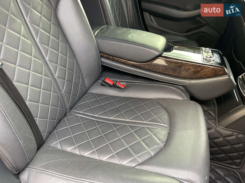 Седан Audi A8 2010 в Могилів-Подільському