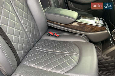 Седан Audi A8 2010 в 