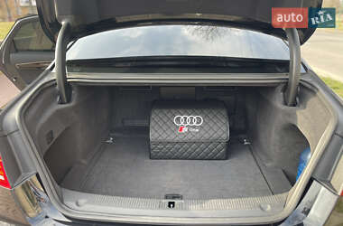 Седан Audi A8 2010 в 