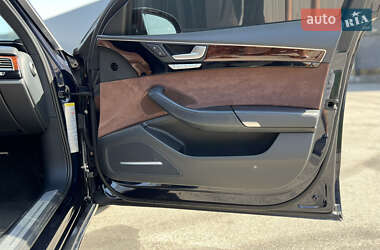 Седан Audi A8 2013 в 
